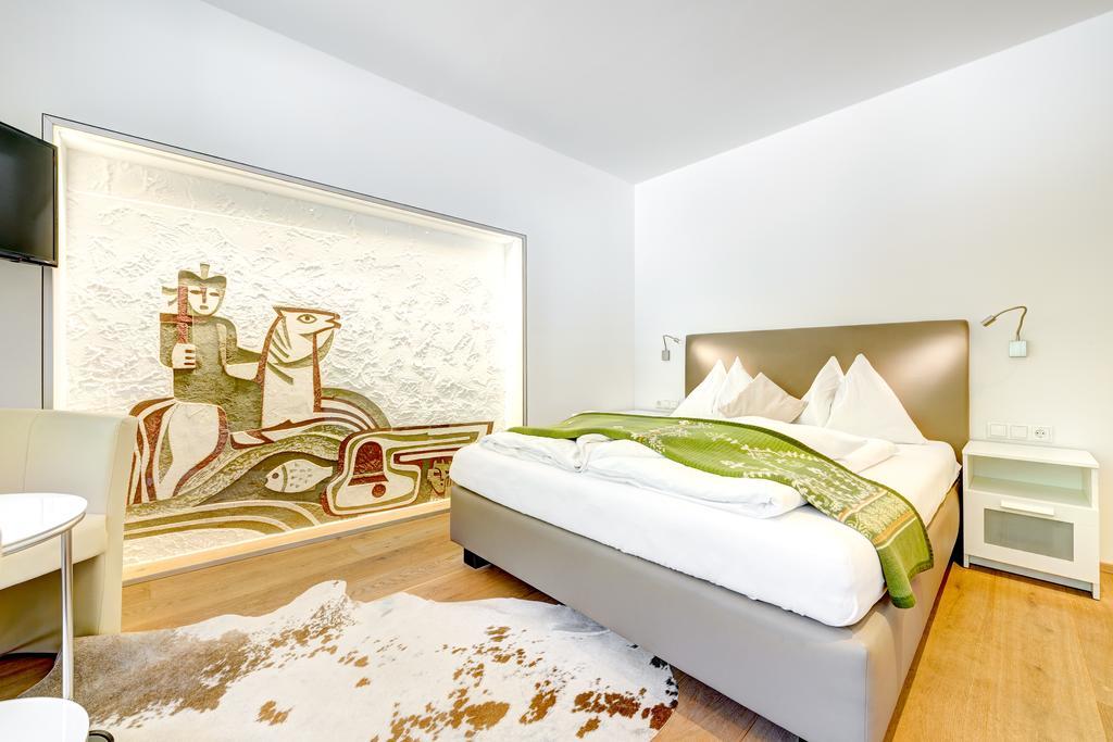Hotel Luen Бранд Екстер'єр фото